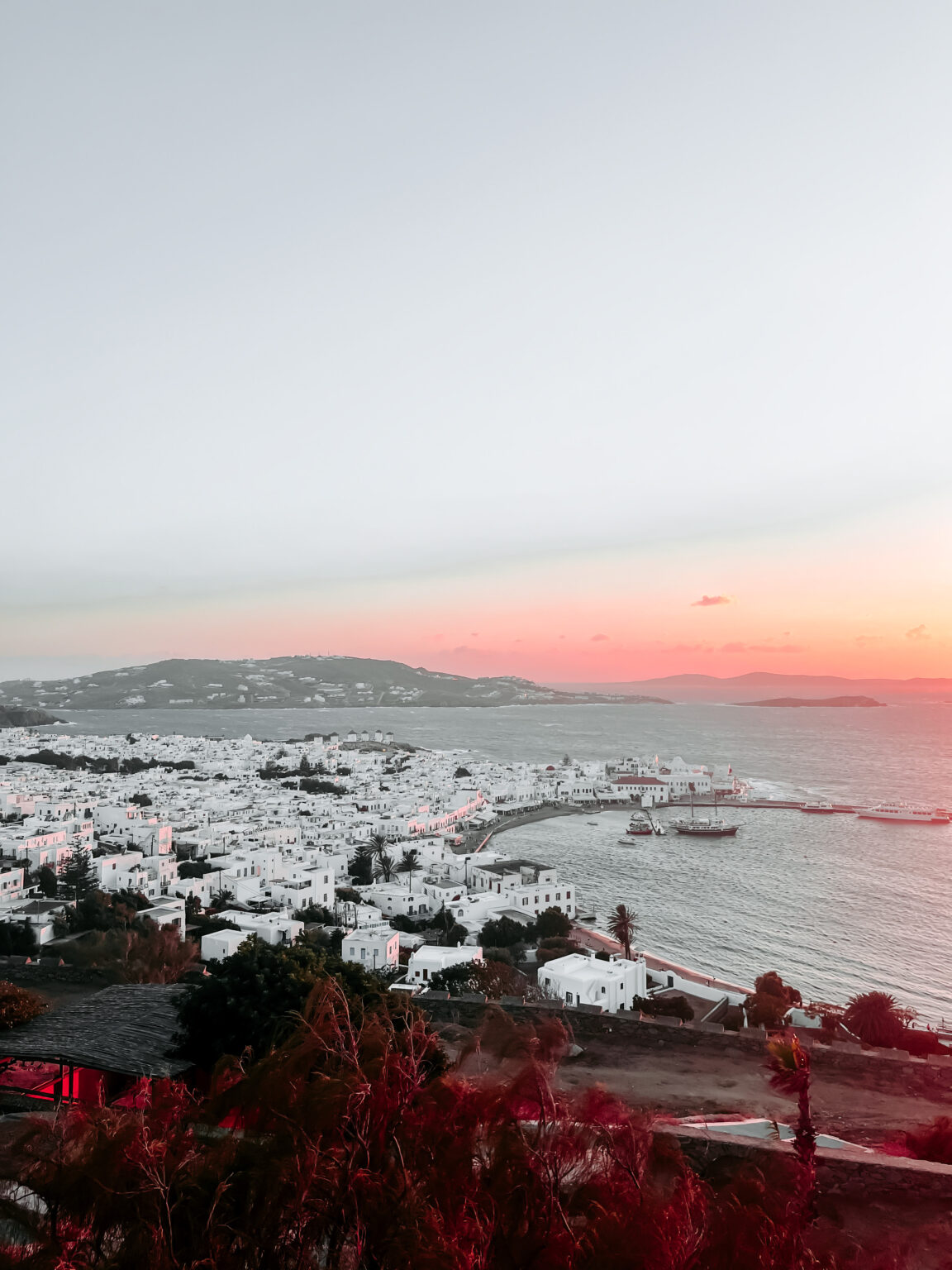 11 Best Restaurants in Mykonos & Bars - Behind the gram