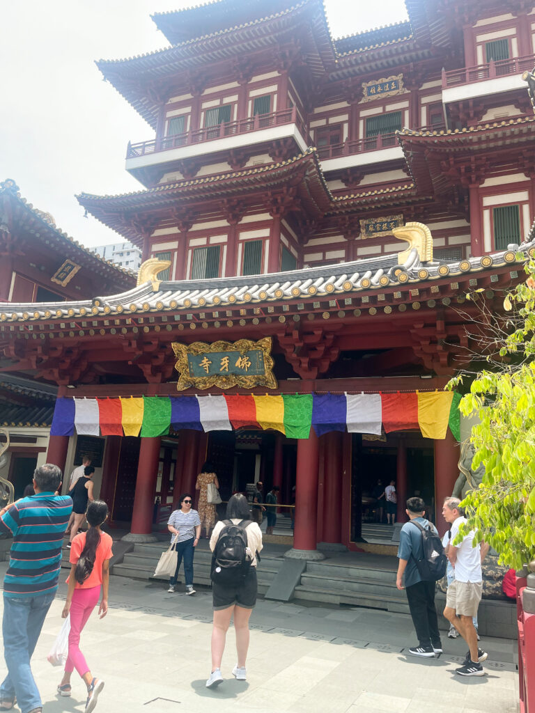 The ultimate Singapore travel checklist for a short weekend break SINGAPORE China Town: Buddha Tooth Relic Temple singapore