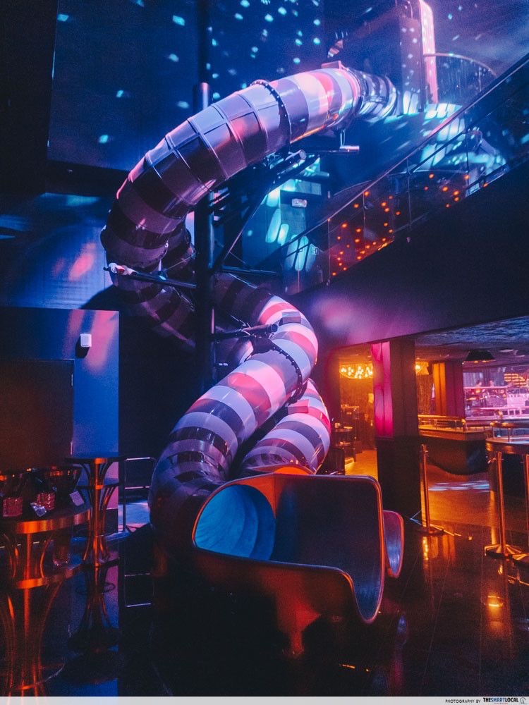 MARQUEE NIGHT CLUB WITH SLIDES