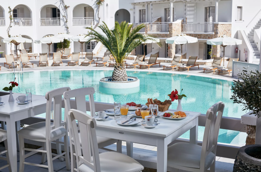 aegan plaza hotel restaurant breakfast 4 places to stay in Santorini Greece - best boutique hotels luxury and on a budget